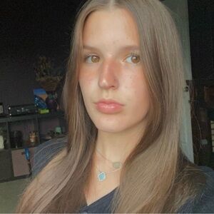 Meet your Posher, Izabella